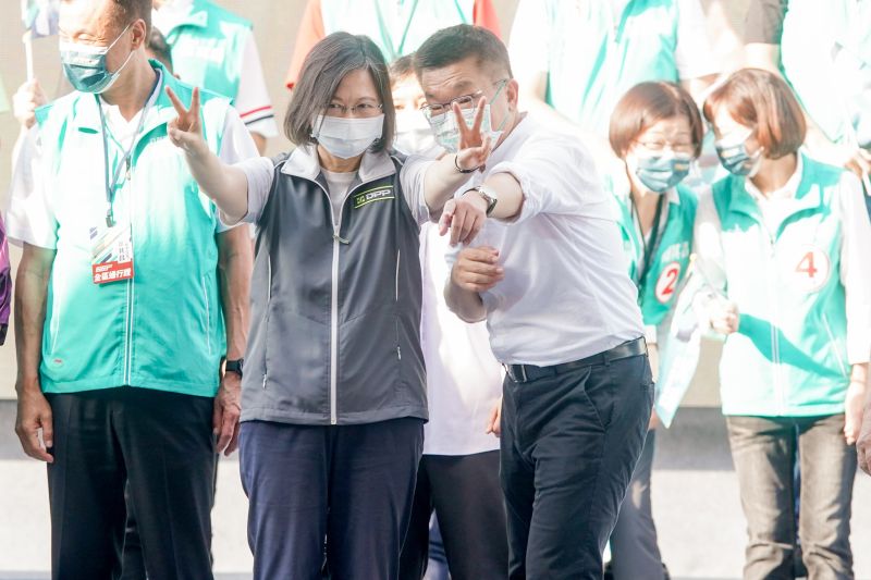 ▲蔡英文多次到台中力挺蔡其昌,要讓台中再度翻轉。(圖/蔡其昌辦公室提供)