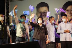 周江杰競選總部成立,蔡英文現身力挺。 ▲(圖/民進黨提供)