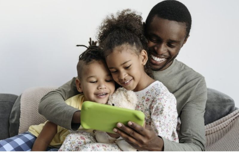 ▲Google Family Link 現在「監護」分頁能讓家長替孩子的裝置或特定應用程式設定使用時間、內容限制並管理應用程式資料權限。（圖／翻攝官網）