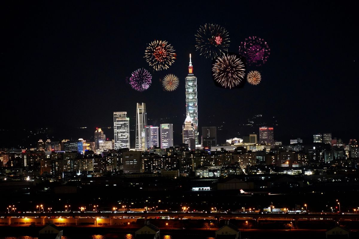 ▲跨年檔期要來了！有感於民眾快到跨年才搶房搶不到，台北市3大飯店搶先推出跨年住房方案，保證直擊煙火秀外，還有優惠方案可供選擇！（圖／萬豪酒店）