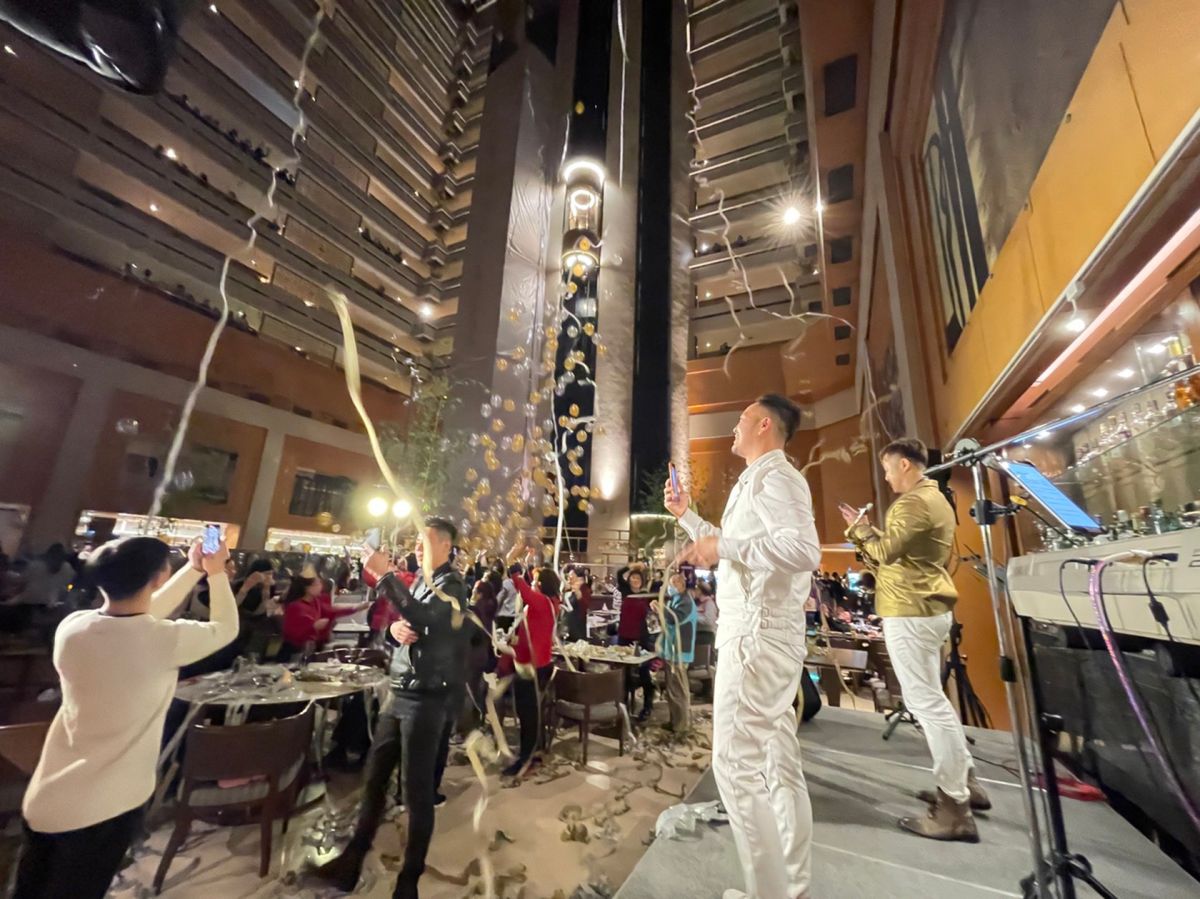 ▲2022年關將近，許多民眾辛苦了一整年不免想好好放鬆玩一下，派對話題也漸漸躁動起來。對此各家飯店早有準備，從世足賽、聖誕節，甚至一直到跨年都幫你提前準備好了！（圖／喜來登大飯店提供）