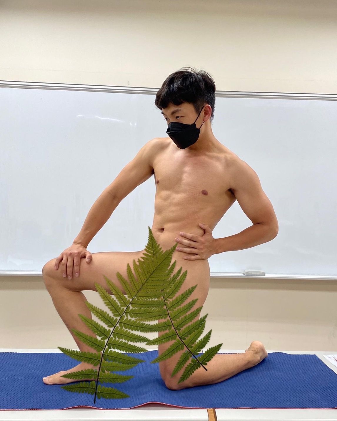 ▲主廚張晉逸James平常還兼差做人體模特兒，即使在外人面前全裸也不會不自在，大大增添了他對料理的自信。（圖／張晉逸提供）