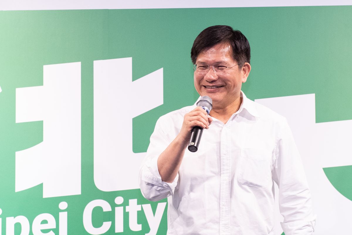 ▲林佳龍今日發燒確診，將在板橋家中隔離7日。（圖／林佳龍辦公室提供）