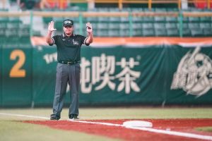 中職／范元淦主審一軍處女秀！中職場務第一人
