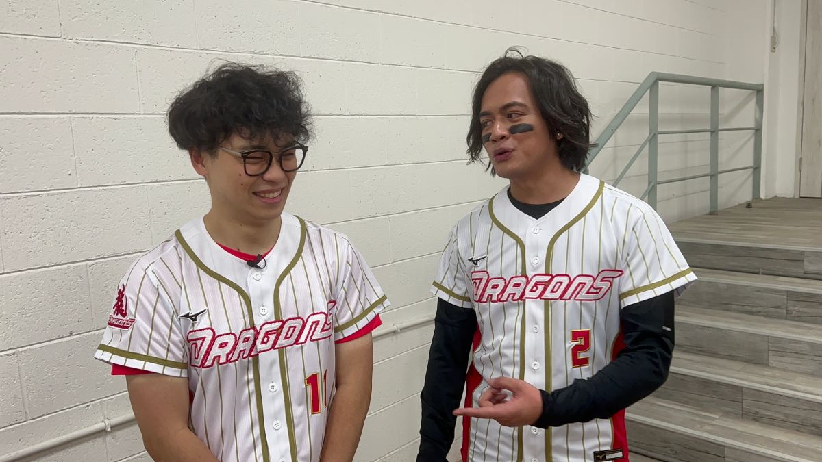 ▲今晚味全龍開球嘉賓，賀瓏(左)喬瑟夫(右)(圖/記者簡名杉攝)