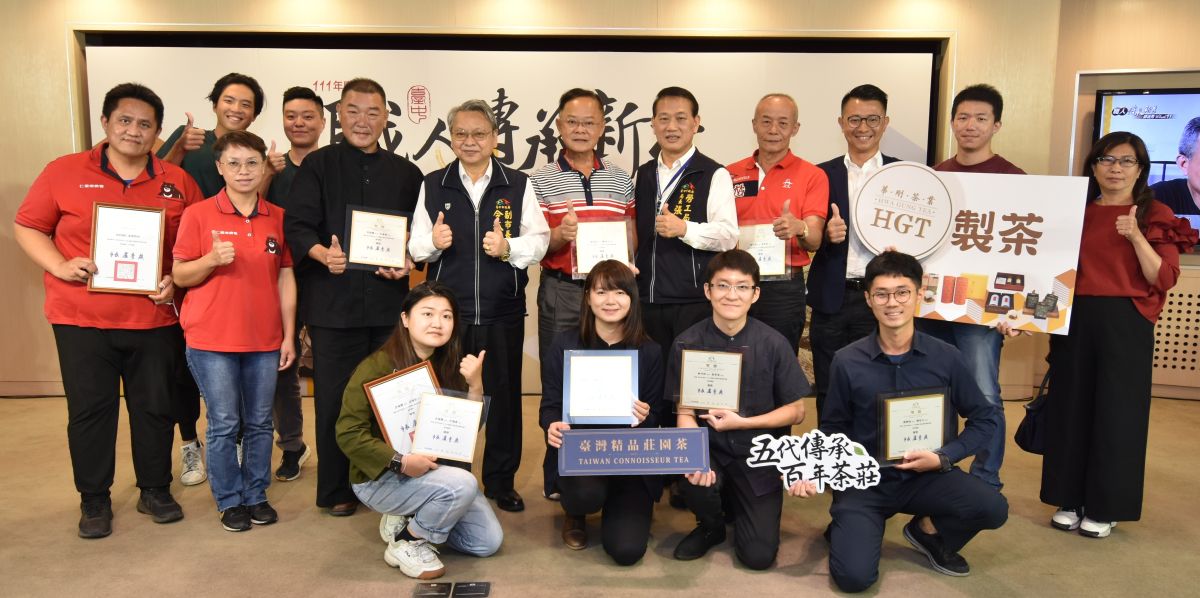 ▲台中市「職人傳承新秀選拔」，今天由副市長令狐榮達代表市長頒獎 。（圖／勞工局提供）