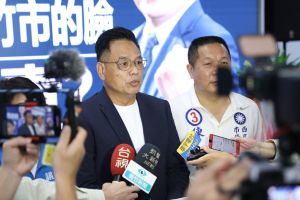 林耕仁 ▲林耕仁表示,市府把責任全推給中職聯盟,當起縮頭烏龜,不敢負責,林智堅也只是用嘴巴喊扛責而已,老愛搶著收割的沈慧虹,更是假裝事不關己。(圖/林耕仁辦公室提供)