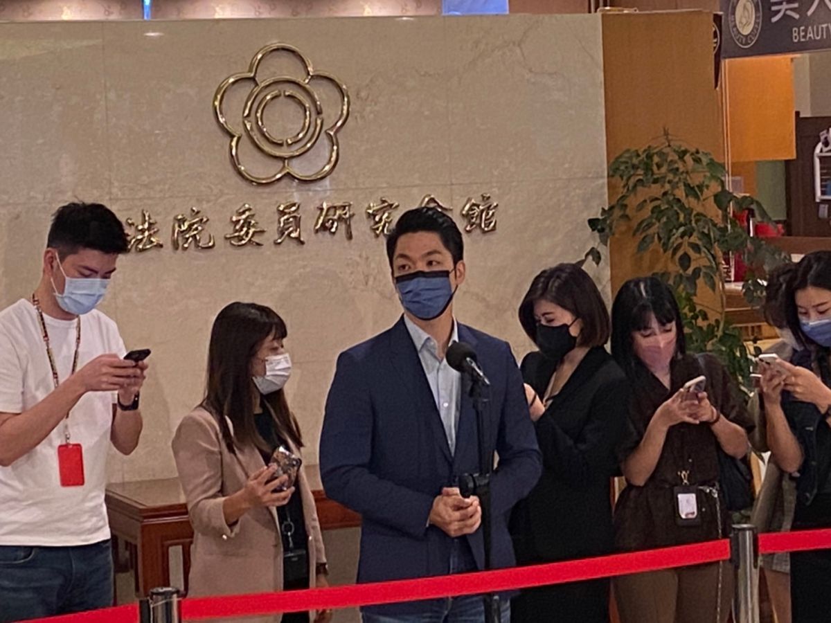 ▲周玉蔻在臉書發文透露，曹興誠將替陳時中站台輔選，蔣萬安今受訪嗆民進黨掛抗中招牌卻幹分贓買賣，令人感到不齒。（圖／記者翁子竣攝，2022.10.26）