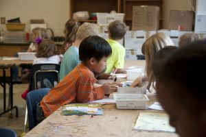 RSV侵犯族群主要為5歲以下的小孩,尤其2歲以下常需要住院。(示意圖/取自unsplash) ▲RSV侵犯族群主要為5歲以下的小孩,尤其2歲以下常需要住院。(示意圖/取自unsplash)