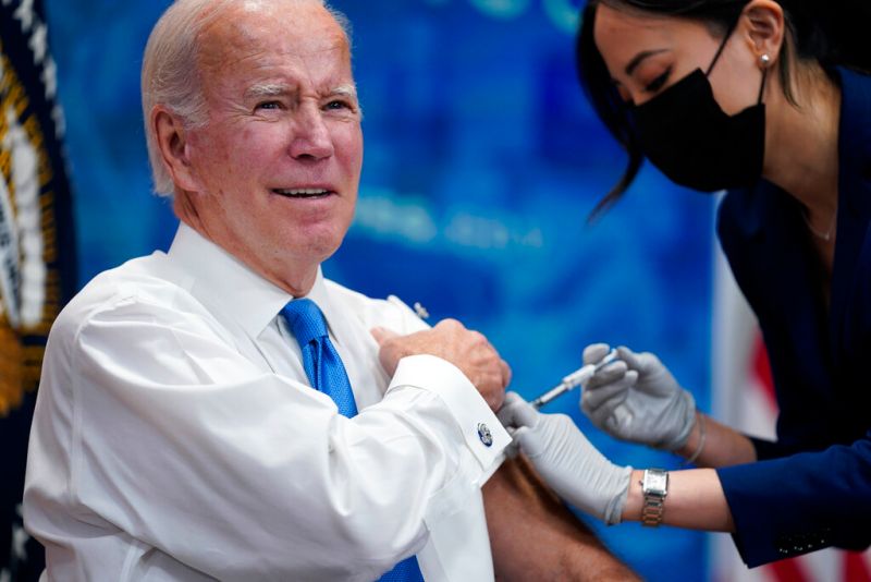 ▲美國總統拜登接種次世代新冠疫苗。（圖／美聯社／達志影像）