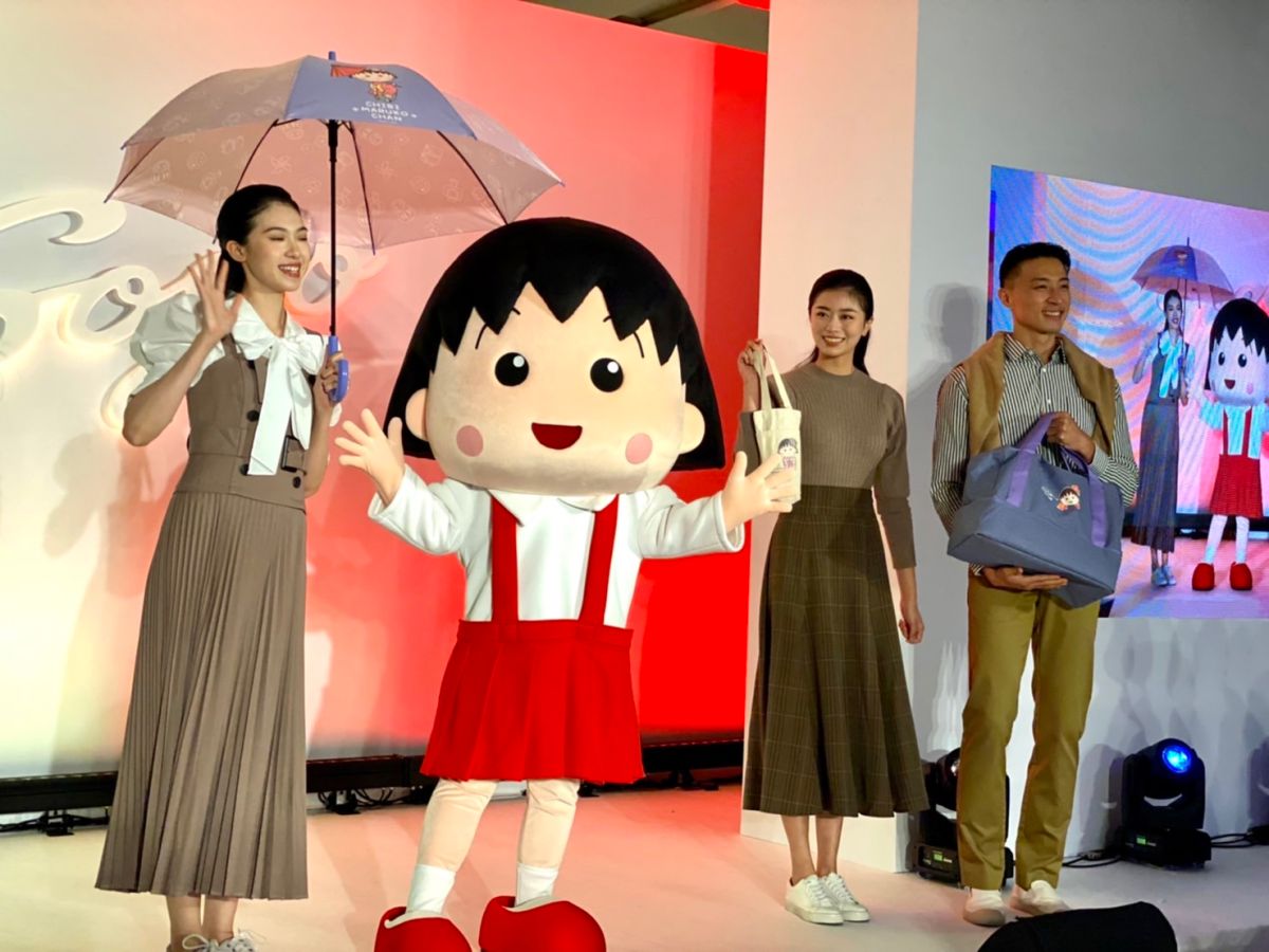 ▲2022百貨週年慶熱鬧滾滾！遠東SOGO百貨35週年聯名超萌日本國民卡通「櫻桃小丸子」，打造32款超實用的聯名來店禮，11/10(四)起手刀收藏全攻略。董事長黃晴雯喊出全台7店週年慶業績目標118億，將挑戰比去年多出8億、成長1%！（圖／記者蕭涵云攝）