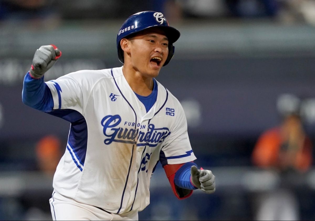 ▲富邦悍將辛元旭擊出再見安打(圖/富邦悍將球團提供)