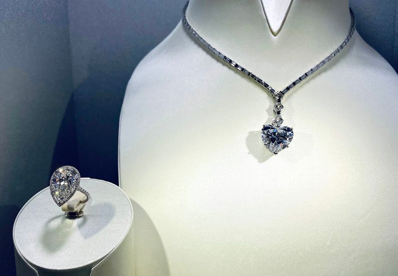 Tiffany百億珠寶展登台！大秀20克拉心型鑽石項鍊搶眼
