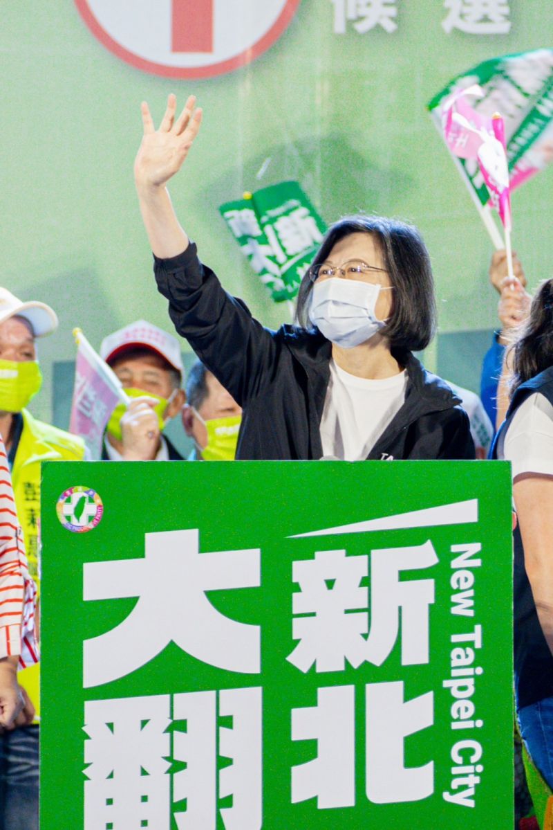 ▲即使林佳龍確診,蔡英文仍赴淡水站台,向新北市民推薦林佳龍。(圖/林佳龍辦公室提供)