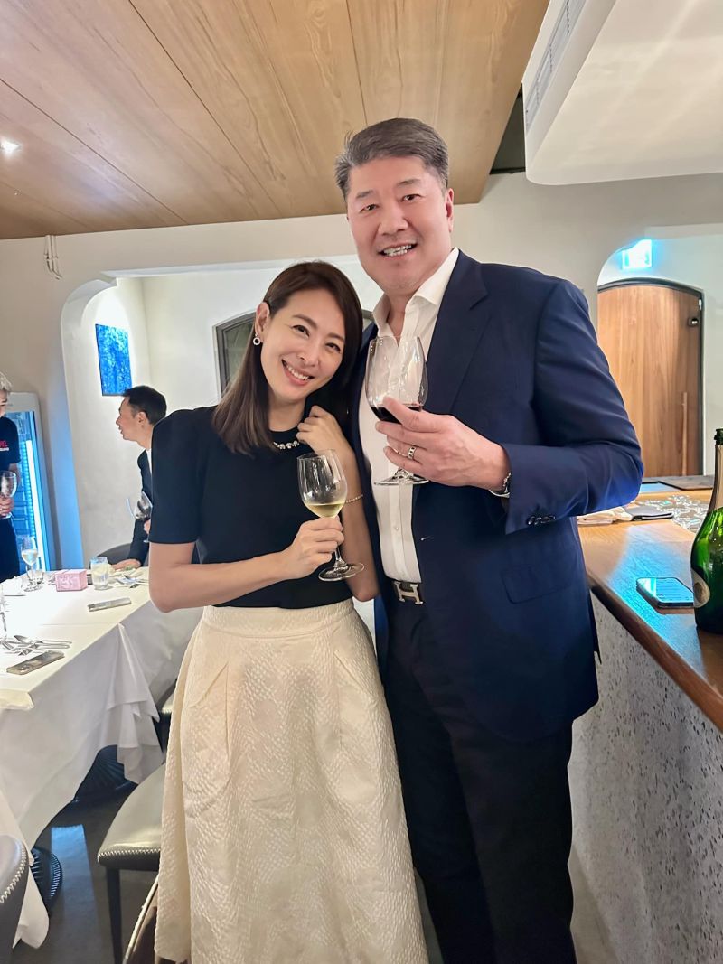賈永婕依偎高大男！不是老公王兆杰 超狂身分被起底 | 娛樂 | NOWnews今日新聞