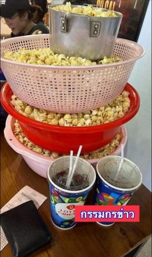 ▲越南電影院表示只要帶得走，爆米花全都免費拿。（圖／Discover ASEAN 臉書）