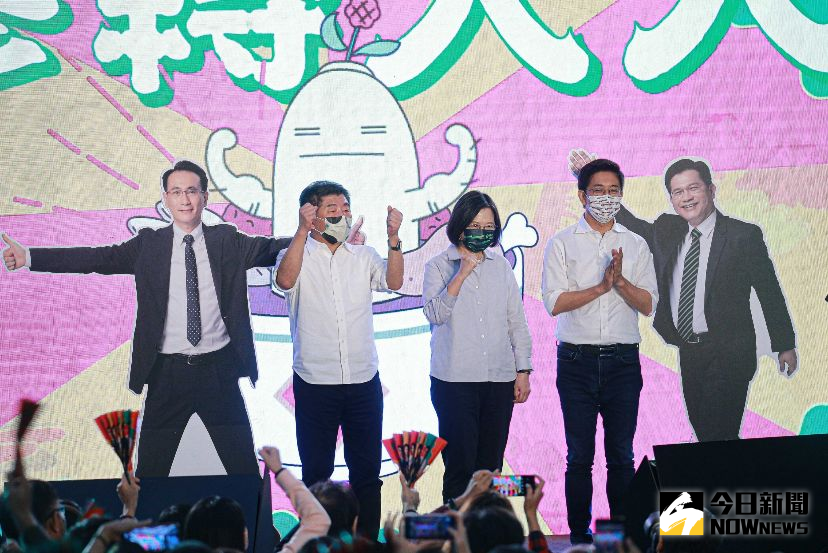 ▲民進黨今日在台北舉辦社群之夜，蔡英文與北北基桃4候選人另類合體，展現大首都圈團結勝選氣勢。（圖／記者葉政勳攝，2022.10.28）