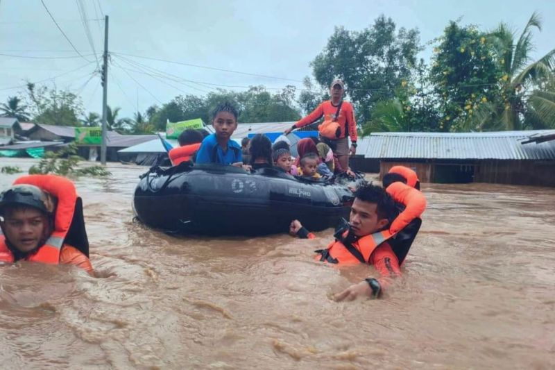 影／奈格襲菲律賓！南部爆發洪水、土石流　至少72人死亡