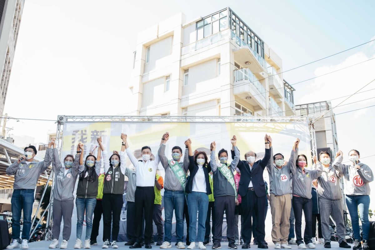 ▲沈慧虹、陳建名與南勢里里長候選人郭文銘聯合競選總部今日熱鬧成立，現場千名米粉寮鄉親到場支持。（圖／沈慧虹辦公室提供）