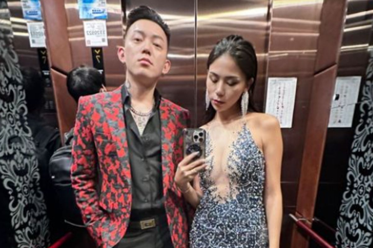 ▲走鐘獎蕾菈再披深V戰袍，半球微露成焦點，連紅毯主持人瑪莉都驚嘆。（圖／Instagram：la.112814）