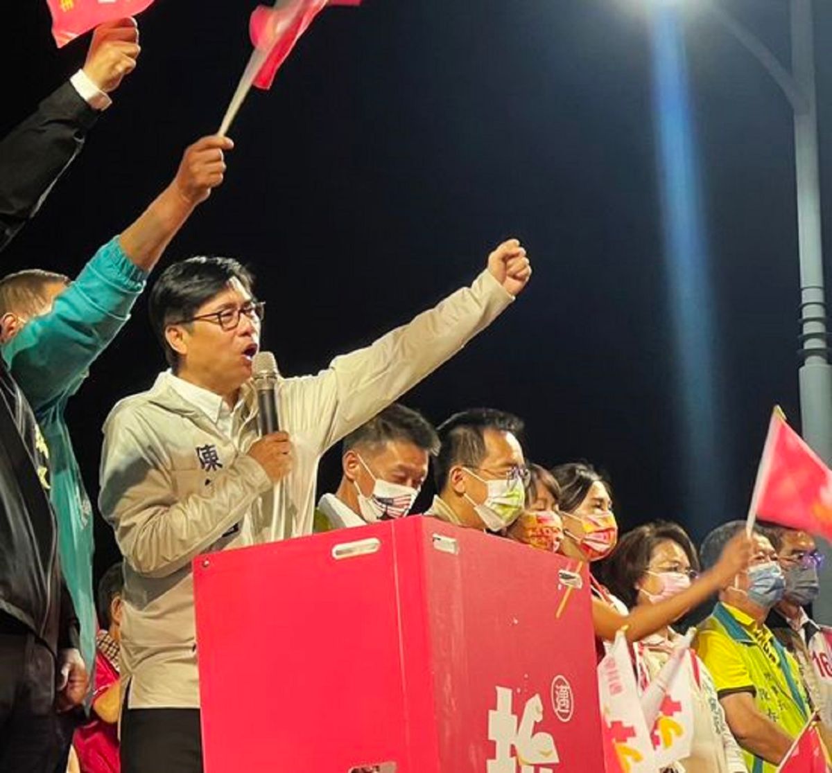 ▲高雄市長陳其邁29日在臉書上細數各大政績表示，「這兩年，我們持續拚！」更喊話「未來4年，更是高雄的發展關鍵時刻」。（圖／截自陳其邁臉書）