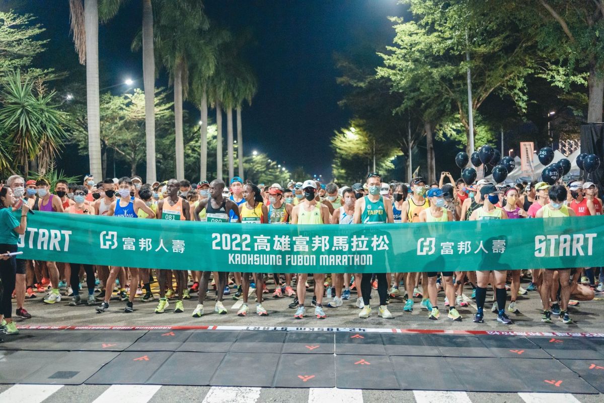 ▲睽違已久的高雄富邦馬拉松，吸引許多跑者共襄盛舉，賽道沿線行經高美館、高流、駁二、高雄港等特色景點，帶領跑者感受高雄山海河港之美。（圖／品牌提供）