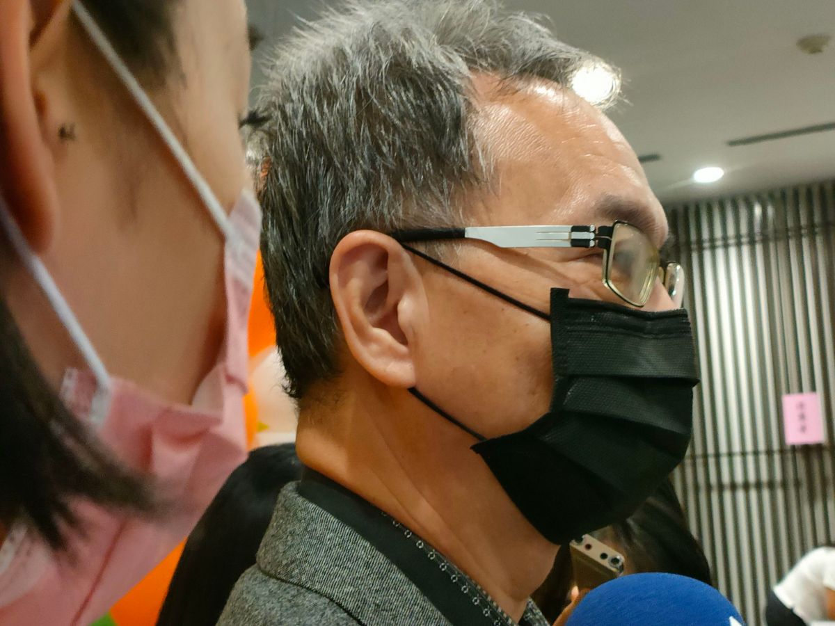 ▲衛福部長薛瑞元、中央流行疫情指揮中心指揮官王必勝、發言人莊人祥等人上週晚間拜訪民進黨台北市長候選人陳時中競選總部。（圖／記者許若茵攝，2022.11.01）