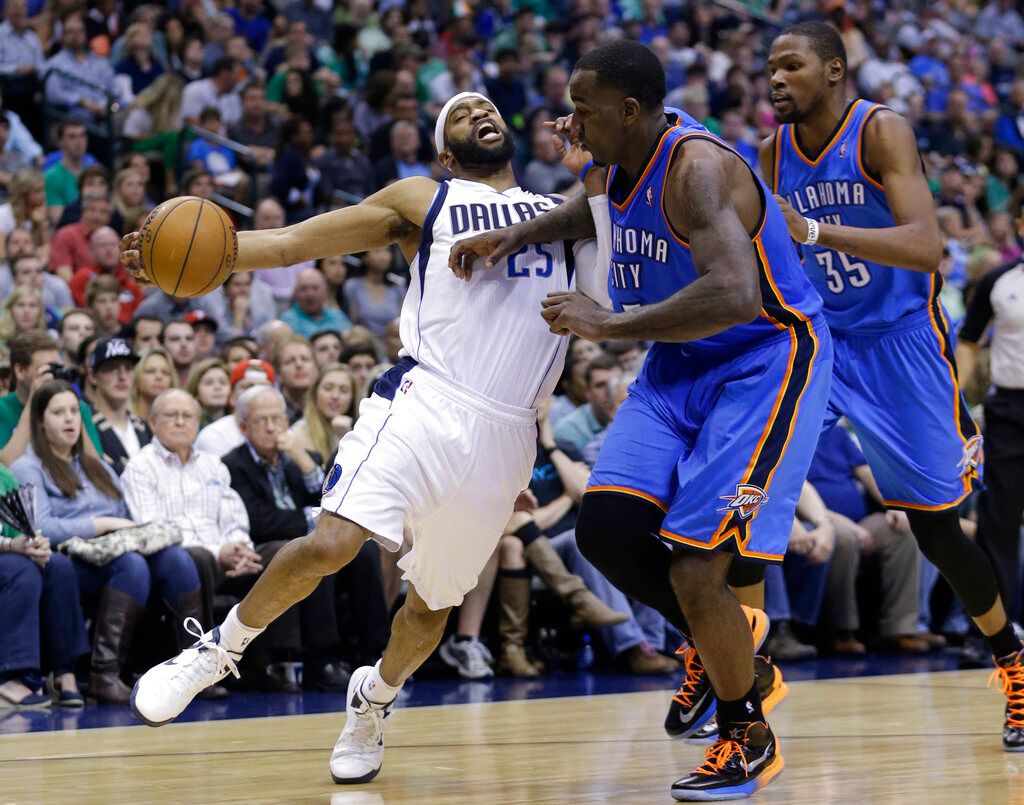 ▲Kevin Durant(圖右)生涯總得分超越「加拿大航空」Vince Carter。（圖／美聯社／達志影像）