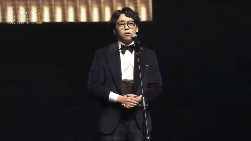 ▲脫口秀演員賀瓏在走鐘獎中場表演，超辛辣的段子讓網友大讚。（圖/走鐘獎官方YT）