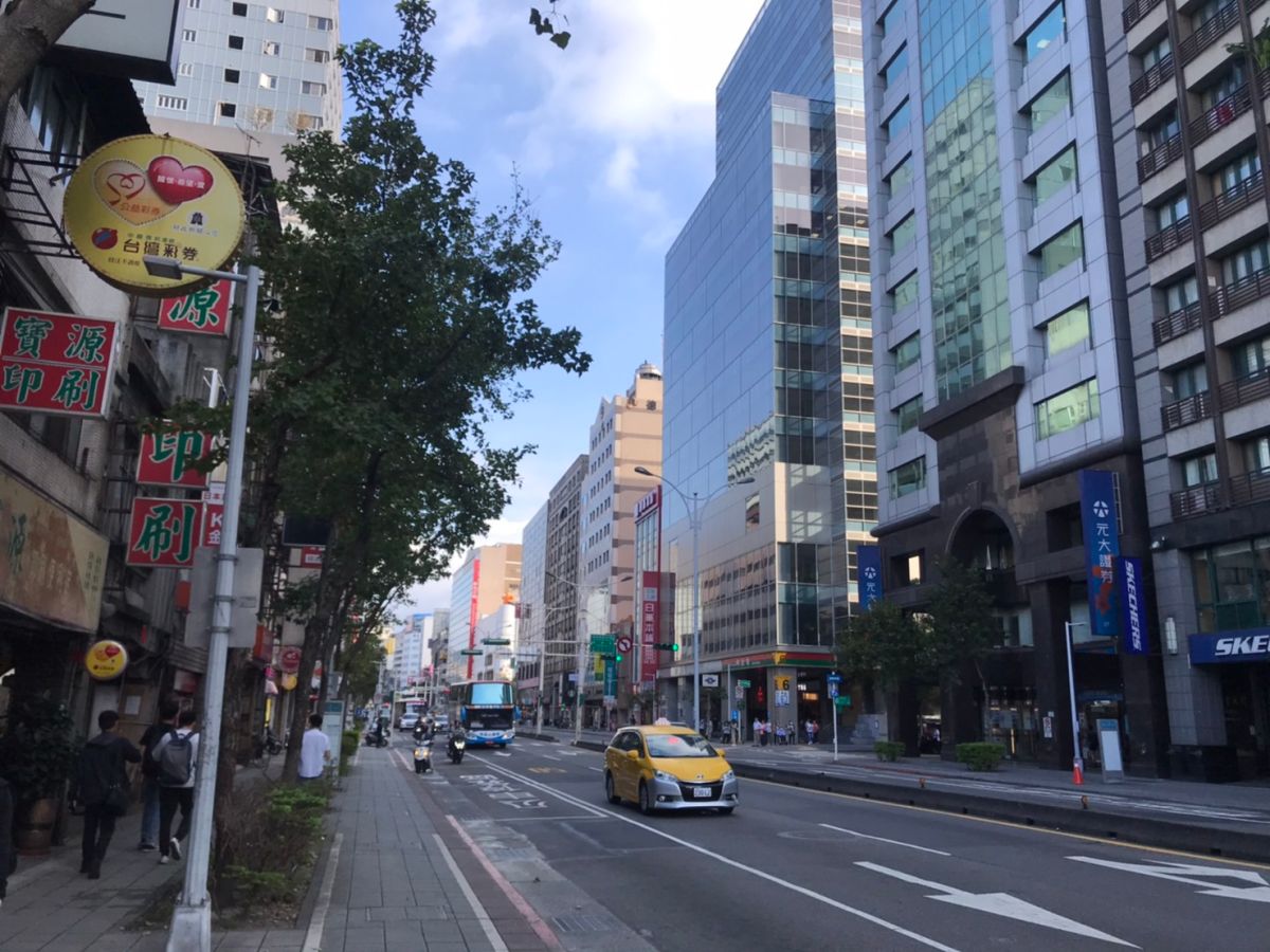 ▲西區門戶計畫帶動中山百貨商圈發展。（圖／NOWnews資料照片）