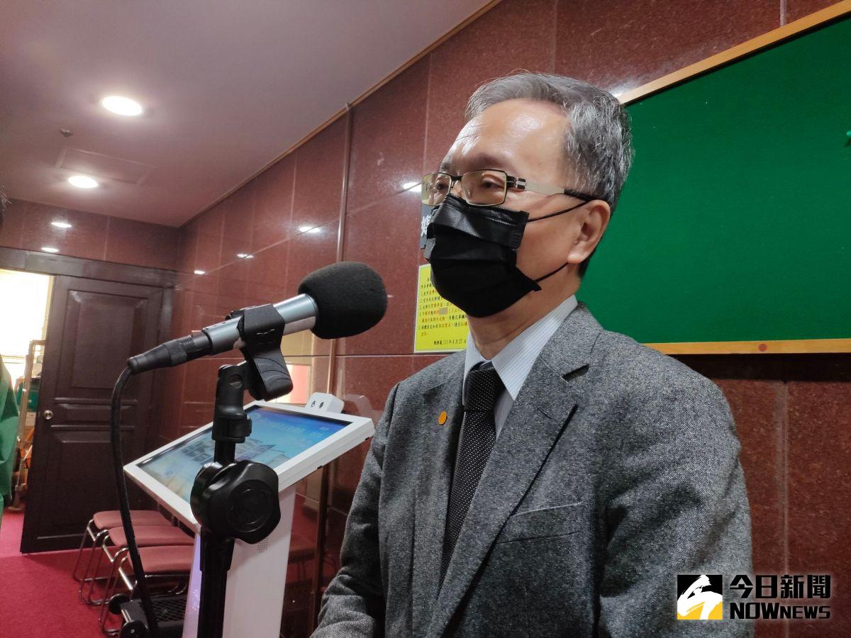 ▲衛福部長薛瑞元表示，特設投票所實施等要有法源依據，短暫外出並沒有辦法解決問題。（圖／記者許若茵攝，2022.11.02）