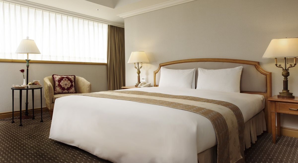 ▲台灣高鐵公司今（2）日宣布，購買旅展商品單筆滿5,000元，就送「標準車廂對號座5折乘車券」2張，滿萬元就送4張。（圖／高鐵提供）