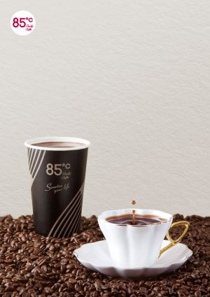 ▲85度C也全新推出加厚不加價的「完熟厚咖啡」，11/3起免費升級。（圖／記者蕭涵云攝）