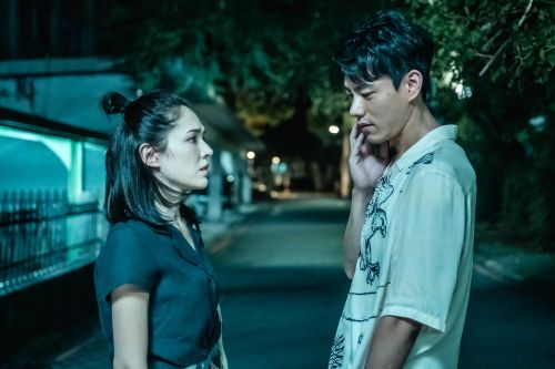 ▲許瑋甯(左)在《她和她的她》和李程彬對戲忍不住笑場。(圖/Netflix) ▲許瑋甯(左)在《她和她的她》和李程彬對戲忍不住笑場。(圖/Netflix)