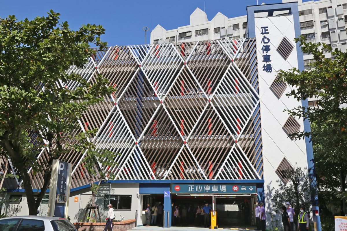 ▲鄰近台中捷運豐樂公園站的南屯區「正心立體停車場」啟用(圖／柳榮俊攝2022.11.3)