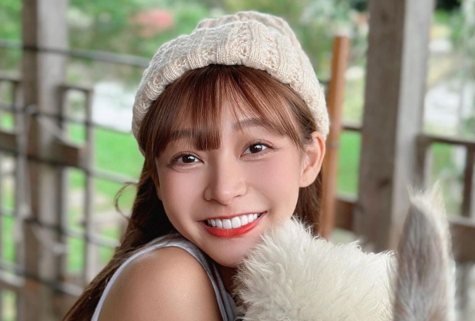 ▲林襄今（3）日在IG曬出緊抱羊駝的照片，讓粉絲暴動直呼「好想當羊駝」、「已羨慕羊駝」。（圖／翻攝自林襄IG）