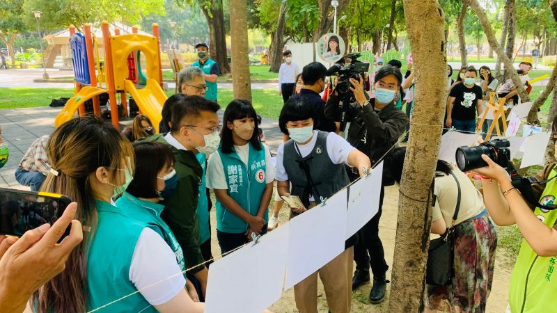 ▲蔡其昌上月底在北屯發表兒童公園政見,多家媒體前往採訪,廠商回報「現場有3支麥克風」。(資料畫面/記者顏幸如攝,2022.11.03)