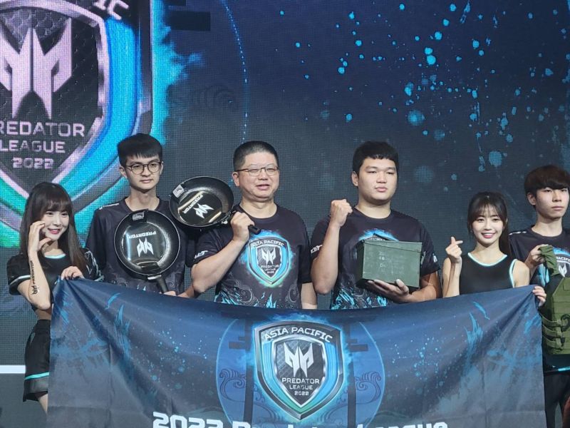 ▲Predator League台灣代表隊「PSTR 掠奪者樹德龍」參加授旗儀式。（圖／黃建霖攝）