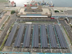 ▲台中港旅客中心停車場太陽光電發電系統建置工程。（圖／資料照片）