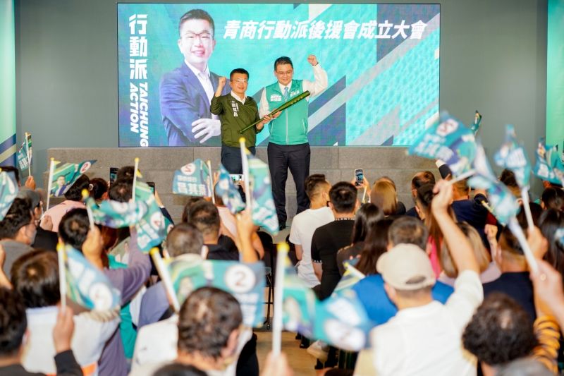 ▲蔡其昌批評對手盧秀燕不斷動用行政資源、逼迫他的朋友們表態。(圖/蔡其昌競總提供,2022.11.03)