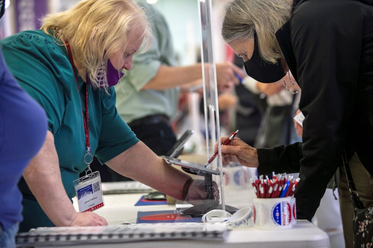 ▲美國期中選舉下「大麻合法化」也成為重要議題，有五個州將在本輪投票中決定是否跟隨其他19州腳步宣布合法化。（圖／美聯社／達志影像）
