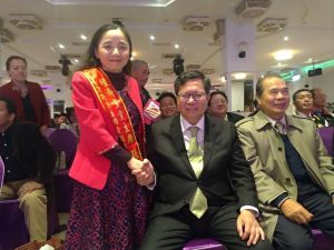 鄭文燦也與張采明合照？詹賀舜：拿路人合照轉移焦點