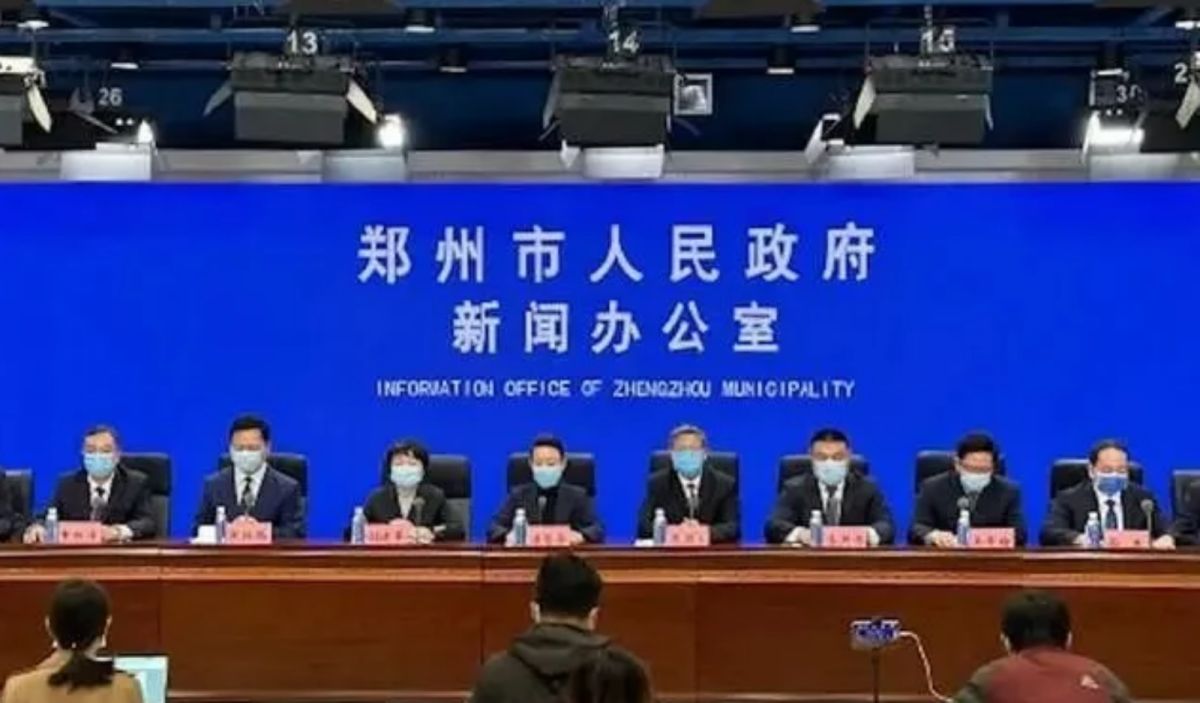 ▲中國河南省鄭州市3日召開新冠肺炎疫情防控第33場新聞發布會。（圖／翻攝自每日經濟新聞）