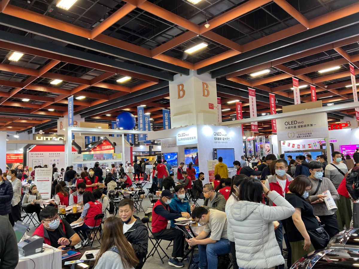 ▲2022台北電器空調影音3C展於今（4）日起至11月7日在世貿一館展出，集結百大品牌、近400格展位，吸引不少民眾參與。（圖／記者張志浩攝）