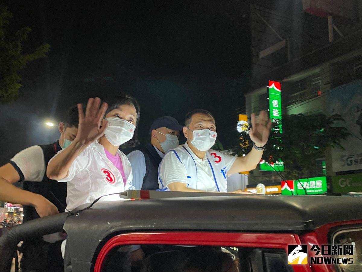 ▲新北市長侯友宜南下來陪柯志恩車掃。（圖／記者鄭婷襄攝，2022.11.04）