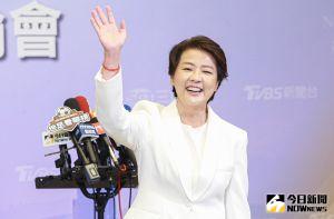 ▲黃珊珊一身白色套裝出席台北市長候選人辯論會。（圖／記者葉政勳攝 , 2022.11.05）