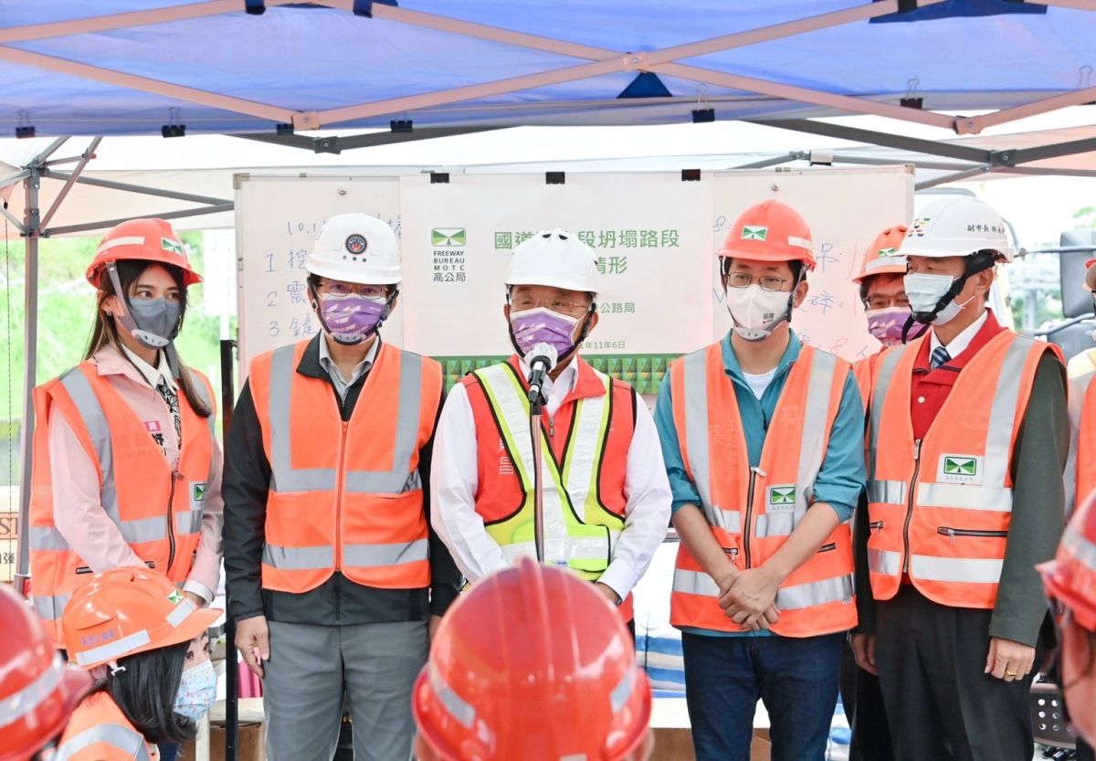 ▲蘇貞昌表示少子化與長照預算大增，國民黨執政時連零頭都沒有，還好意思來批評。（圖／行政院提供）