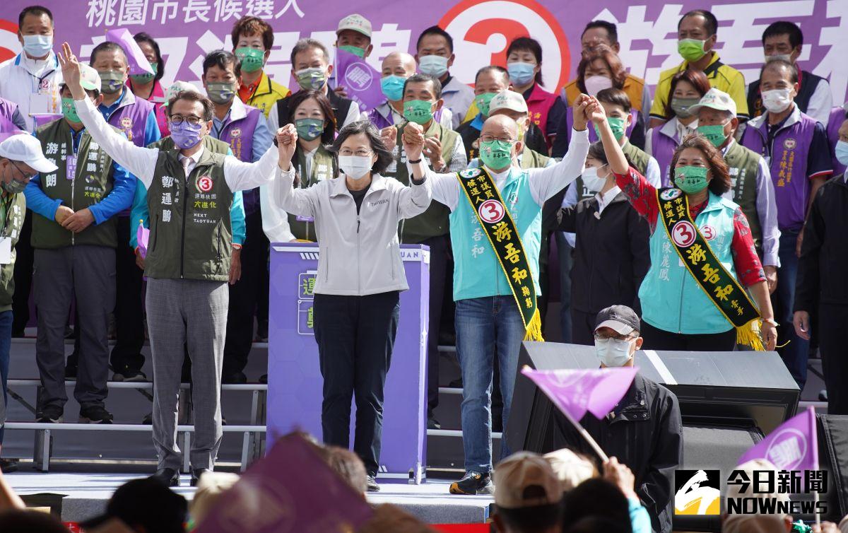 ▲總統蔡英文今天第六度到桃園幫市長候選人鄭運鵬站台，而且連三場都參與站台助選。（圖／記者李春台攝，2022.11.06）