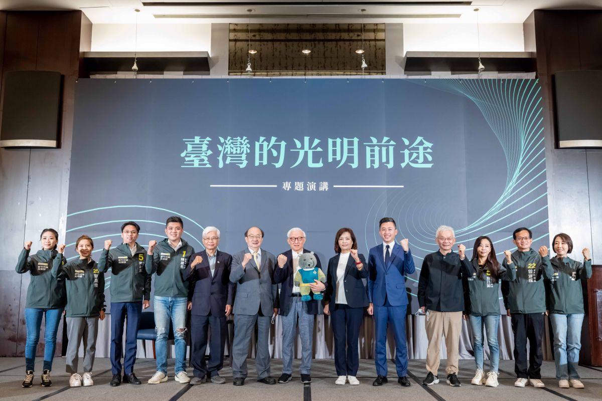 ▲曹興誠說若被稱抄襲就回應沒有抄襲就好，「但有人卻說『我的學歷很棒、不會抄襲』，這就是不合邏輯」。（圖／沈慧虹競辦提供）