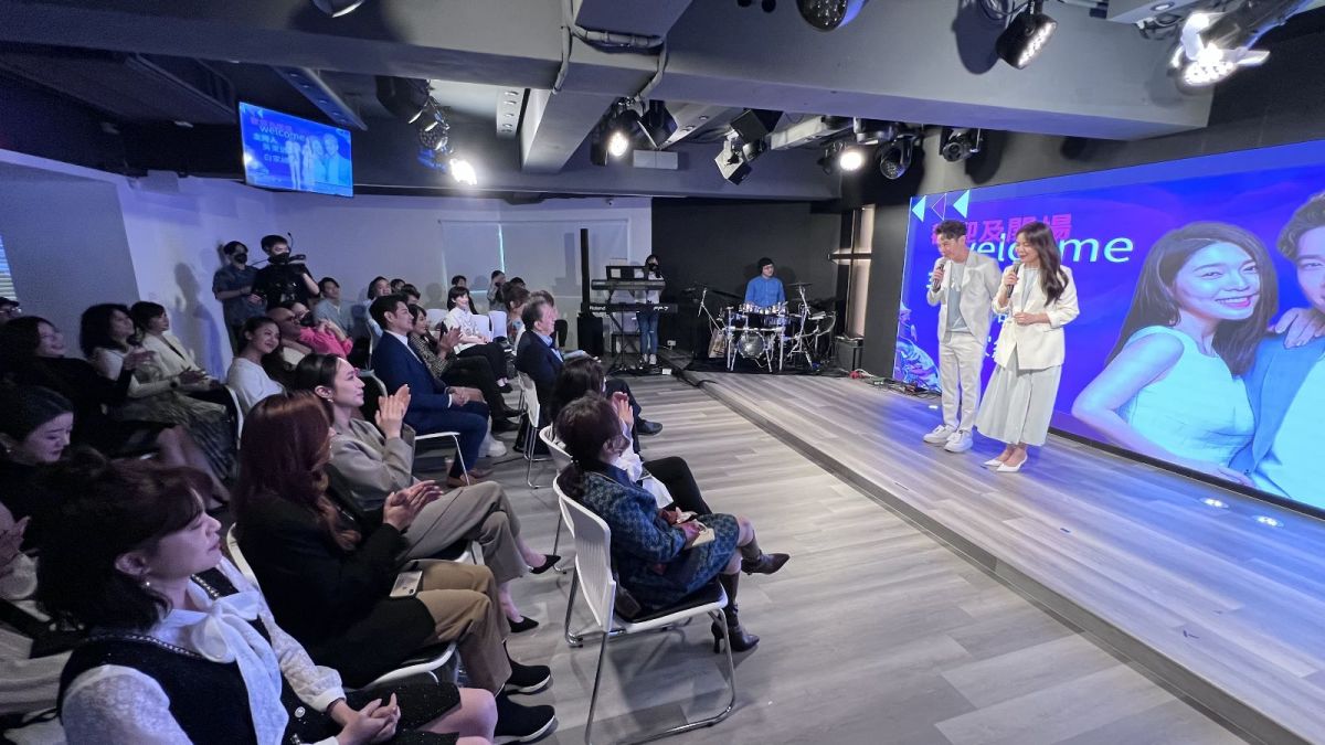 ▲白家綺（右一）、吳東諺（右二）在《幸福宅一起》演情侶。（圖／藝起發光）